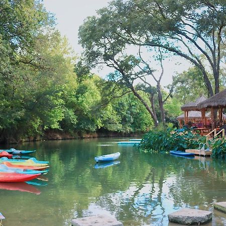 MarionSon'S Rio Cibolo Birdhouse Cabin #11 Beautiful Creek Front Cabins And Cabanas!别墅 外观 照片