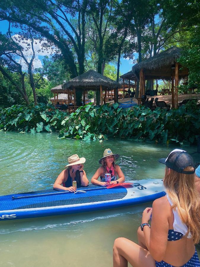 MarionSon'S Rio Cibolo Birdhouse Cabin #11 Beautiful Creek Front Cabins And Cabanas!别墅 外观 照片