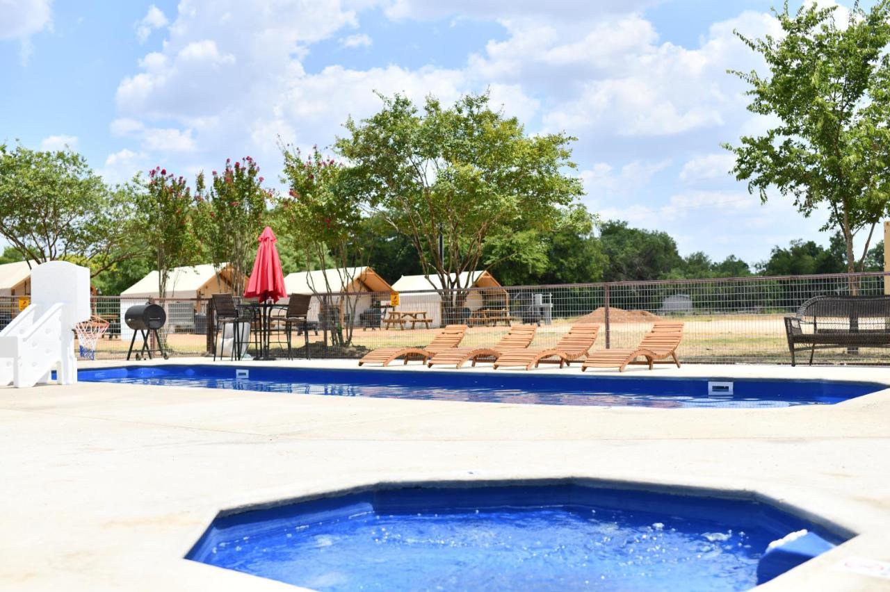 MarionSon'S Rio Cibolo Birdhouse Cabin #11 Beautiful Creek Front Cabins And Cabanas!别墅 外观 照片