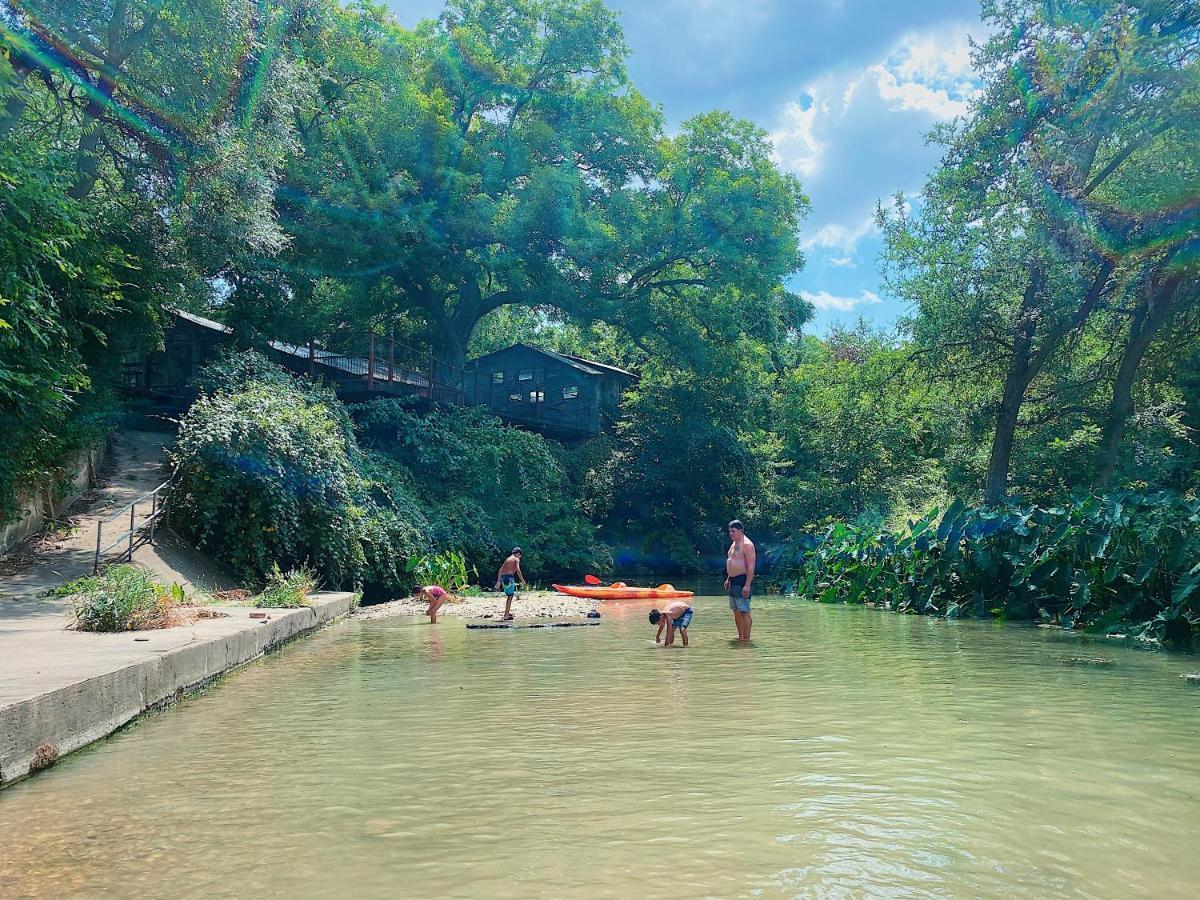 MarionSon'S Rio Cibolo Birdhouse Cabin #11 Beautiful Creek Front Cabins And Cabanas!别墅 外观 照片