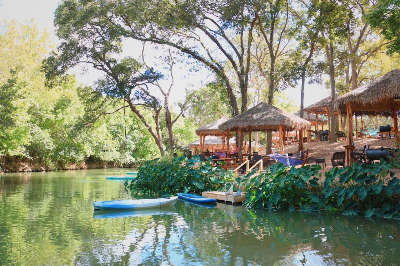 MarionSon'S Rio Cibolo Birdhouse Cabin #11 Beautiful Creek Front Cabins And Cabanas!别墅 外观 照片