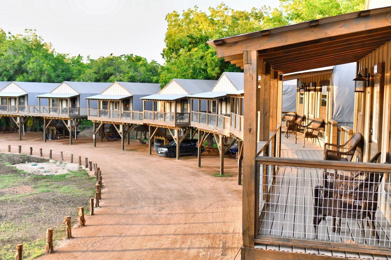 MarionSon'S Rio Cibolo Birdhouse Cabin #11 Beautiful Creek Front Cabins And Cabanas!别墅 外观 照片