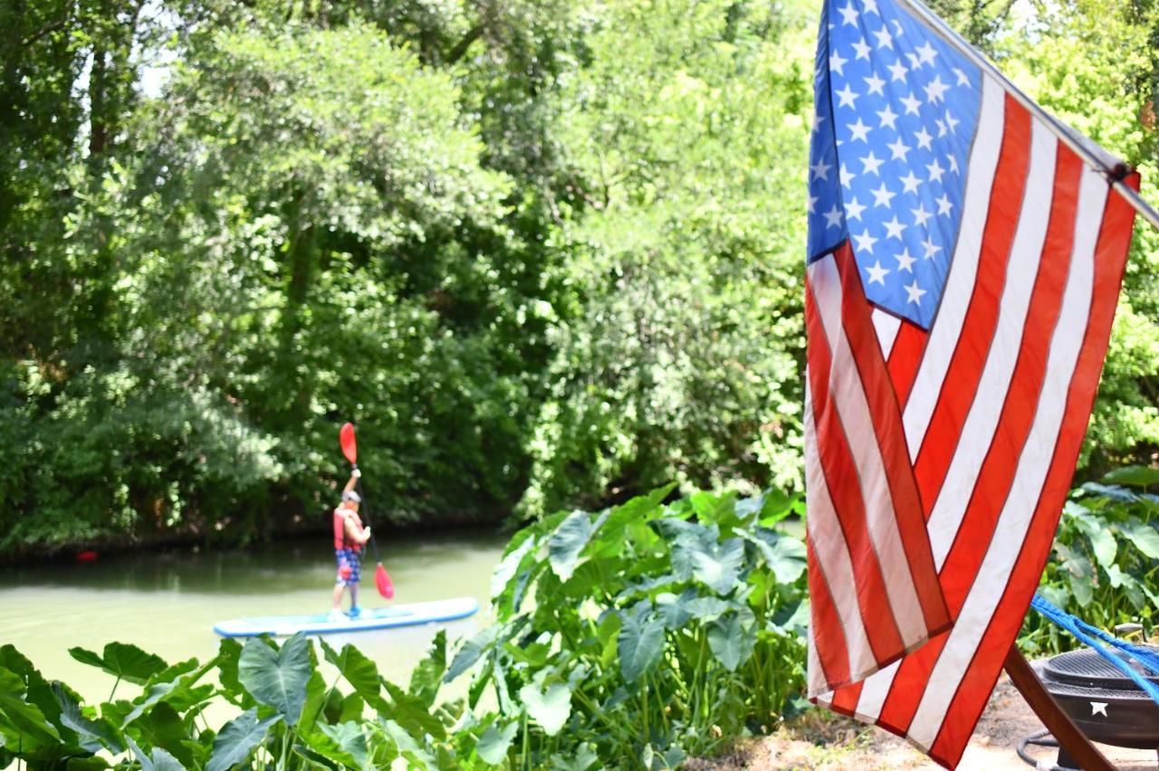 MarionSon'S Rio Cibolo Birdhouse Cabin #11 Beautiful Creek Front Cabins And Cabanas!别墅 外观 照片